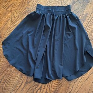 Lululemon skirt size 4 EUC